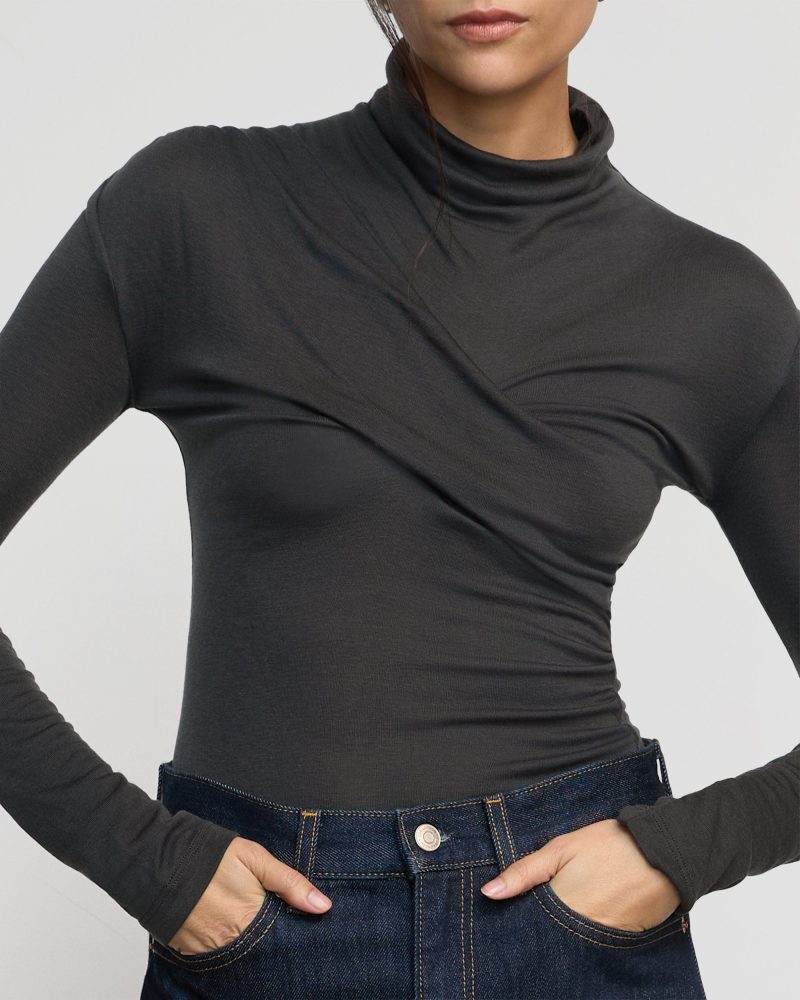 aubree front twist tencel wool tee dark pebble 4