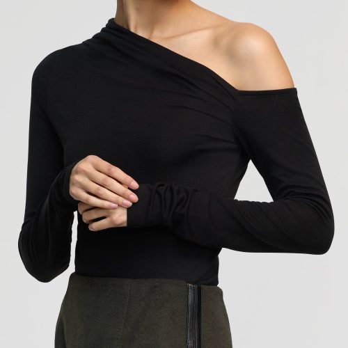 ayra tencel wool off shoulder tee black 3