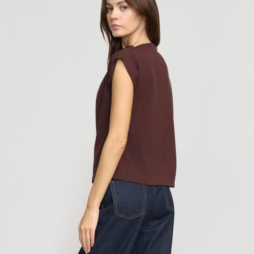 kenny asymmetric neck tee merlot 4